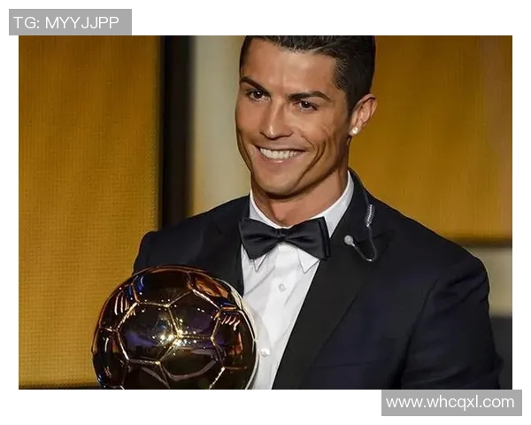 哪位足球明星在社交媒体上晒出自己的苹果6手机引发热议